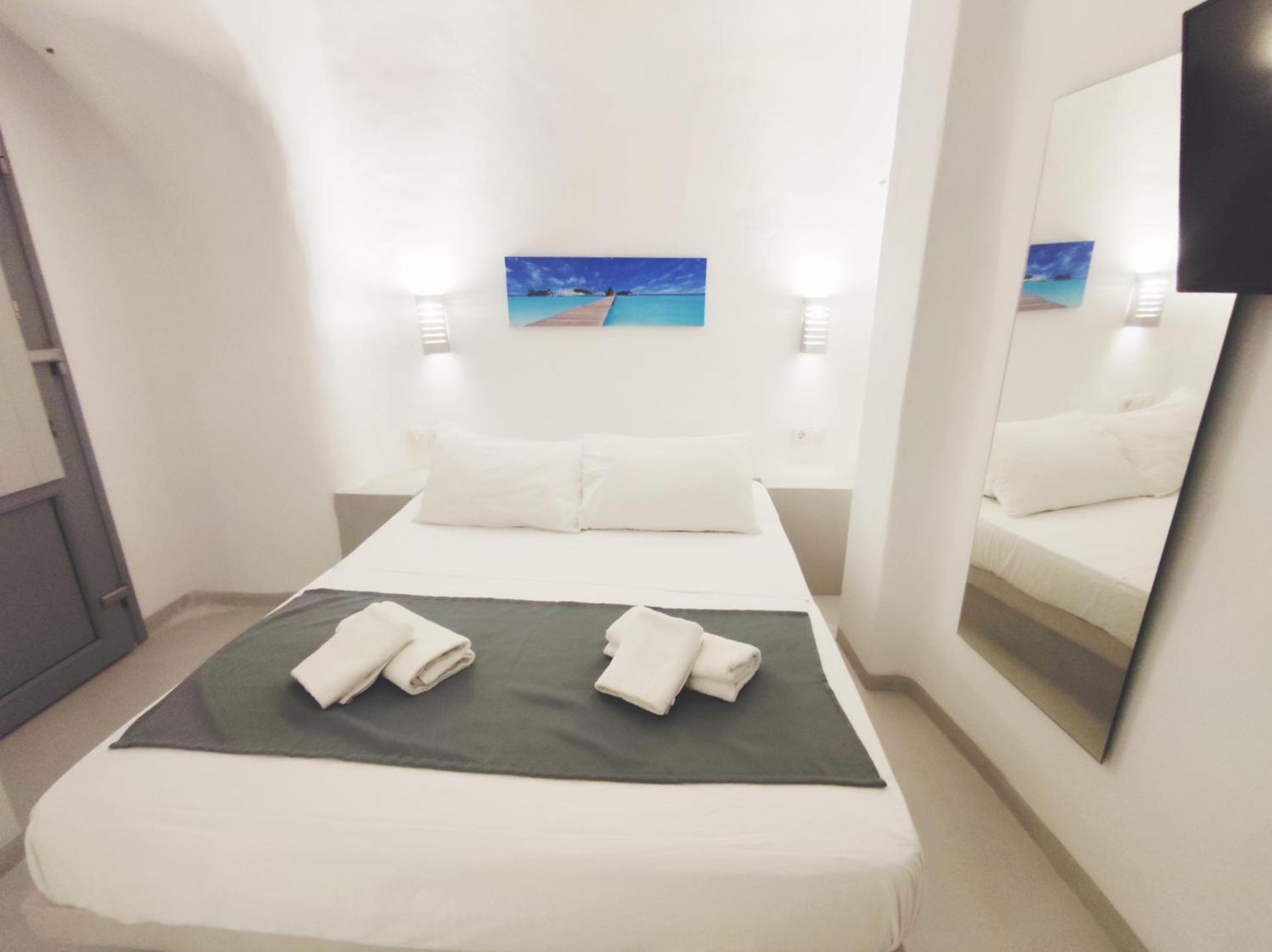 Low Cost Fira Center Rooms Exterior foto